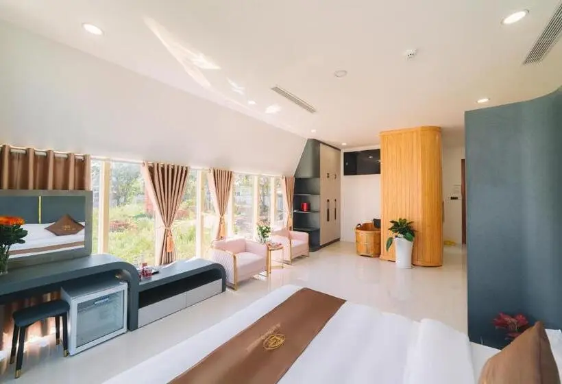 اتاق استاندارد با چشمانداز استخر, Quy Tai Premium