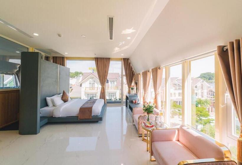 اتاق استاندارد با چشمانداز استخر, Quy Tai Premium