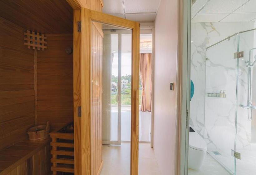 اتاق خانوادگی, Quy Tai Premium