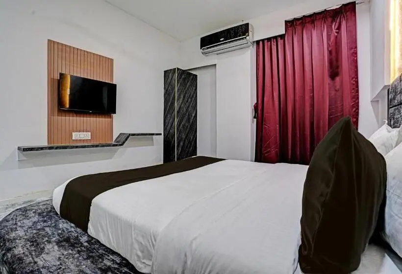 Classic Kolmen Hengen Huone, Oyo Hotel Star Galaxy