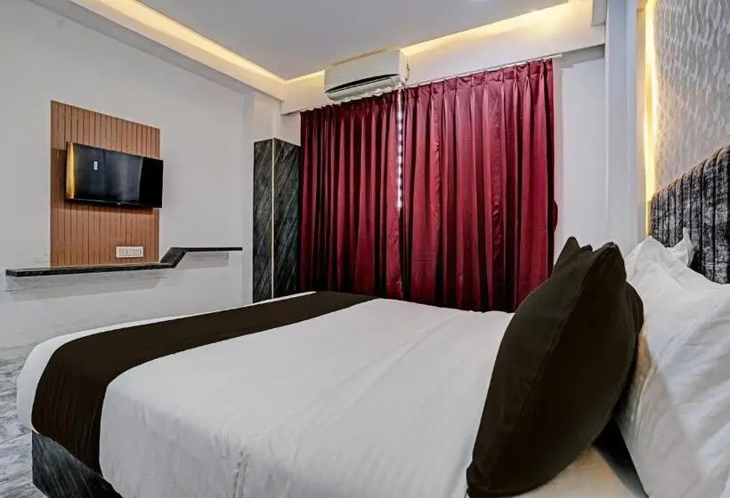 Classic Kolmen Hengen Huone, Oyo Hotel Star Galaxy