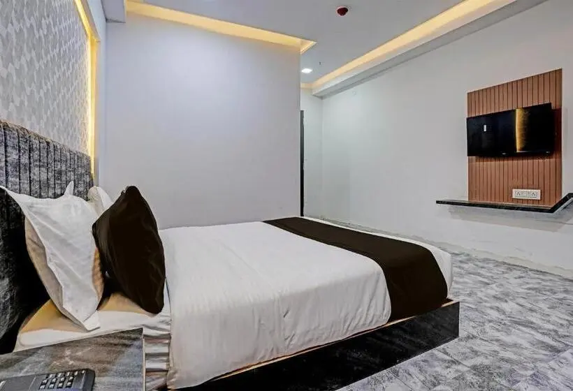 Classic Kolmen Hengen Huone, Oyo Hotel Star Galaxy