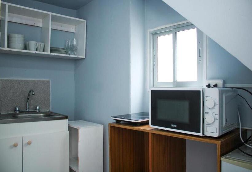 Номер Стандарт Трехместный, Hostal Entreorientes