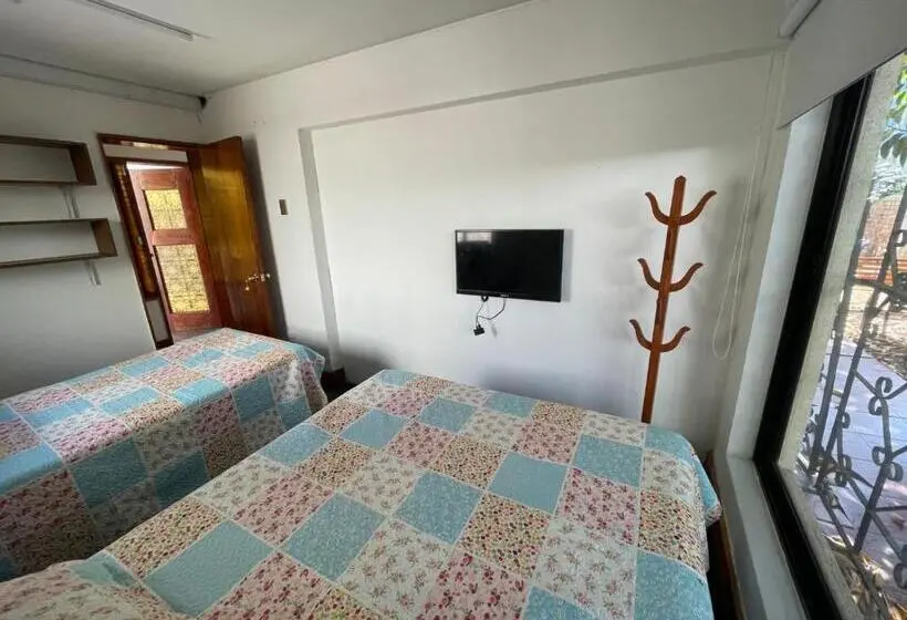 Standard Kolmen Hengen Huone Jaettu kylpyhuone, Hostal Entreorientes