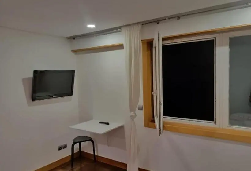 اتاق استاندارد, O Cantinho Do Arnaldo