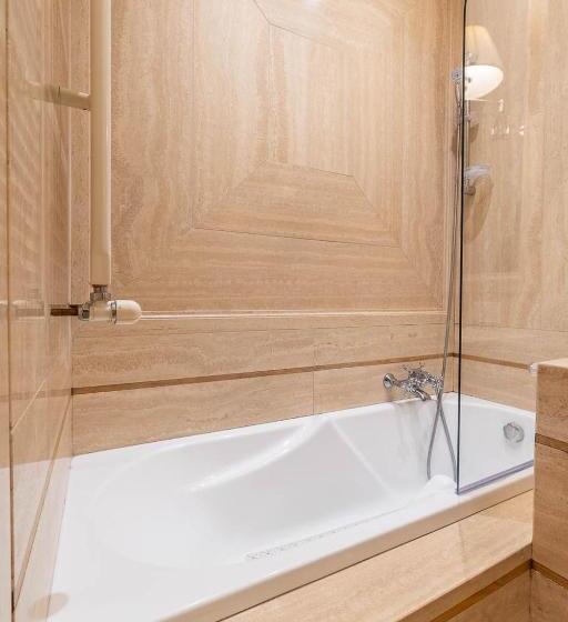 סוויטה נוף לגינה, The Train Suites