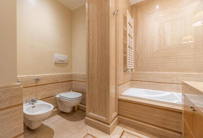 סוויטה נוף לגינה, The Train Suites