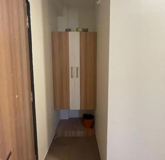 חדר אקונומי, Coastal Paradise