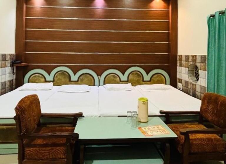 ファミリールーム, Shri Ram Hotel , Ayodhya