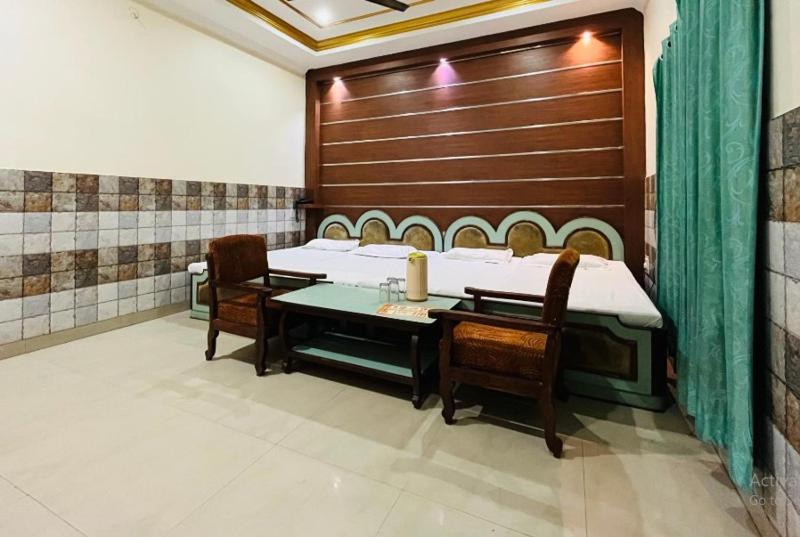 ファミリールーム, Shri Ram Hotel , Ayodhya