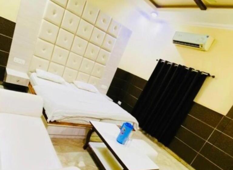 Номер Deluxe Кровать Кинг, Shri Ram Hotel , Ayodhya