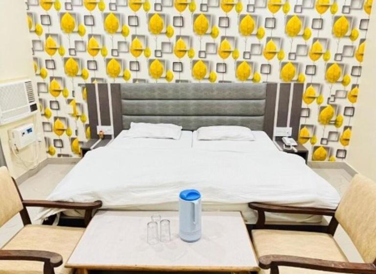 Номер Deluxe Кровать Кинг, Shri Ram Hotel , Ayodhya