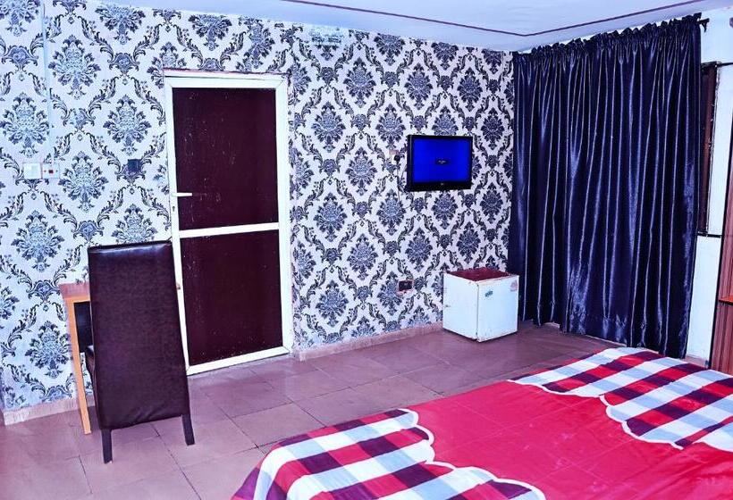 اتاق استاندارد با تخت بزرگ, Trending Place Hotel And Suites
