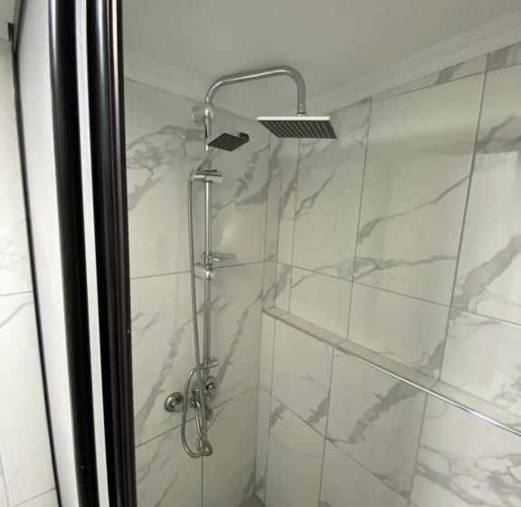 스탠다드 스튜디오, Yeldeği̇rmeni̇ Otel