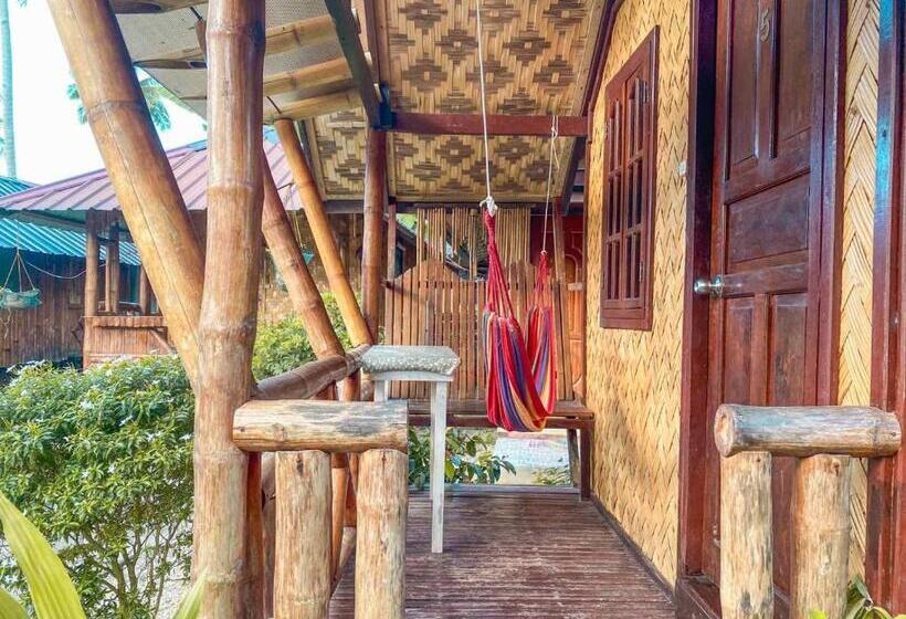 Pokój Ekonomiczny, Eashantis Place