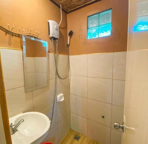 Pokój Czteroosobowy Standard, Eashantis Place