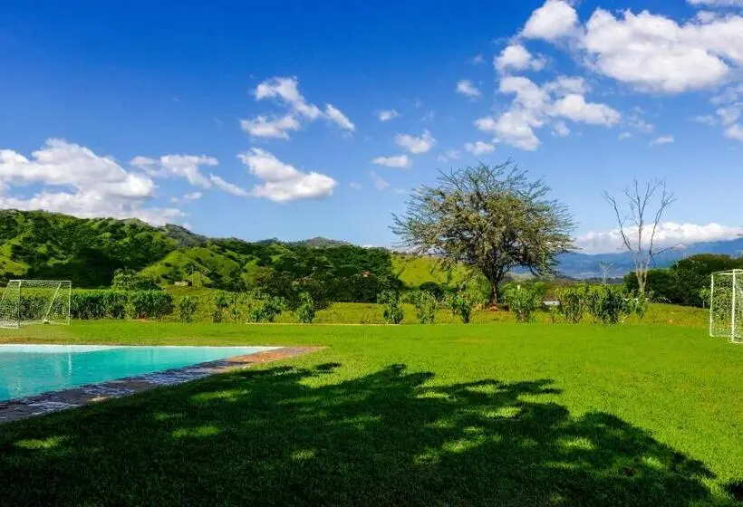 Talo 2 Makuuhuonetta, Finca De La Luna