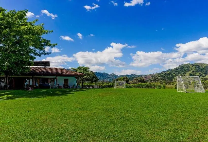 Talo 2 Makuuhuonetta, Finca De La Luna