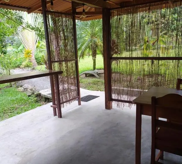 Perhehuone, Mineral River Eco Village