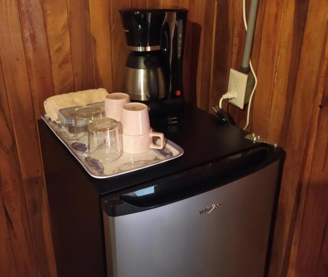 חדר משפחתי, Mineral River Eco Village