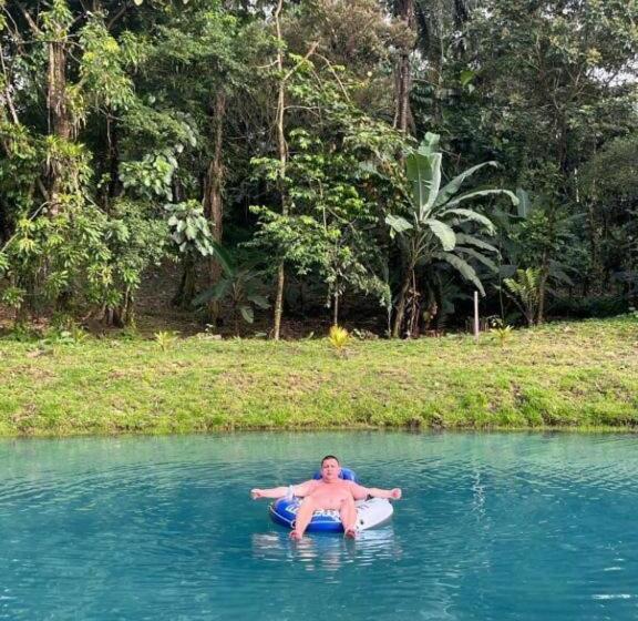 חדר אקונומי, Mineral River Eco Village