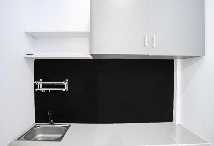 Pokój Deluxe, Oyo 93476 Owo Guest House Syariah