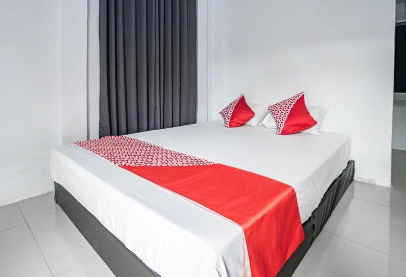 اتاق لوکس, Oyo 93476 Owo Guest House Syariah
