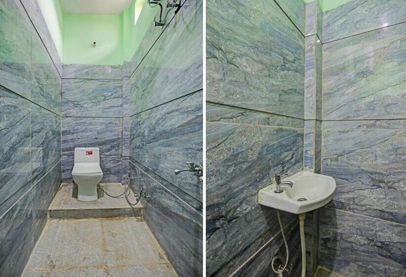 חדר קלאסי לשלושה, O J M K