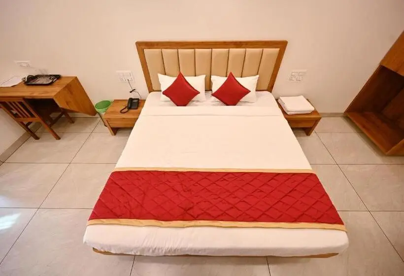 Deluxe-huone Parveke, Rays Inn Boarding And Lodging