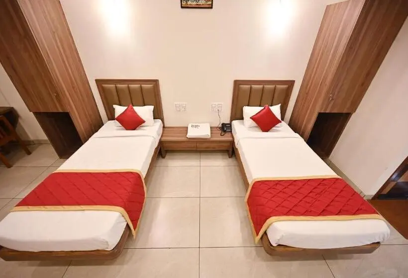 Deluxe-huone Parveke, Rays Inn Boarding And Lodging