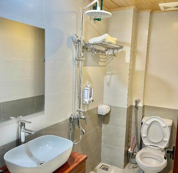 اتاق استاندارد سه نفره, Tuyên Thoa