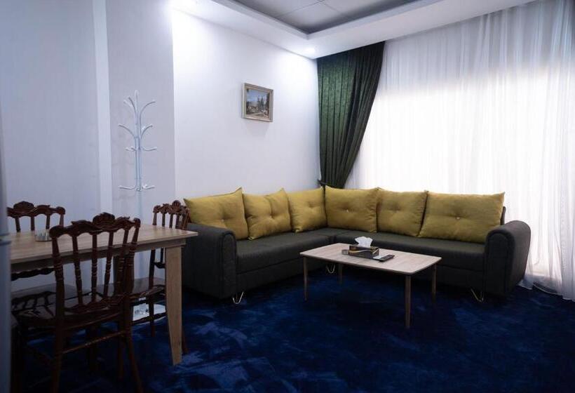 سوییت خانوادگی, Motel Danzha