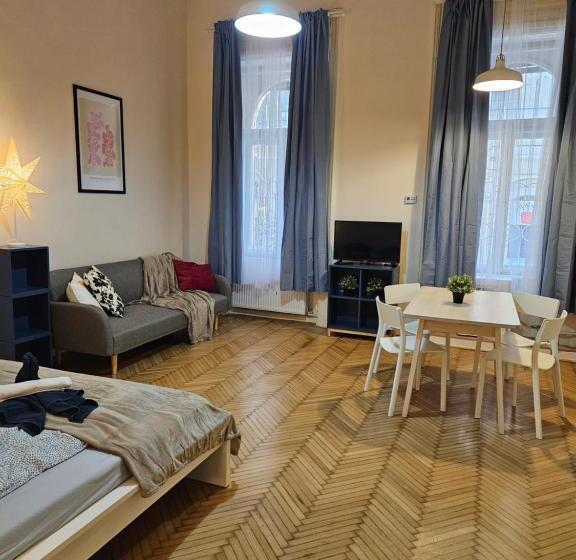 침실 2개 스위트, Chic Central Rooms