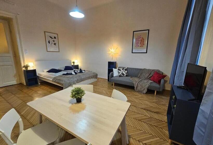 침실 2개 스위트, Chic Central Rooms