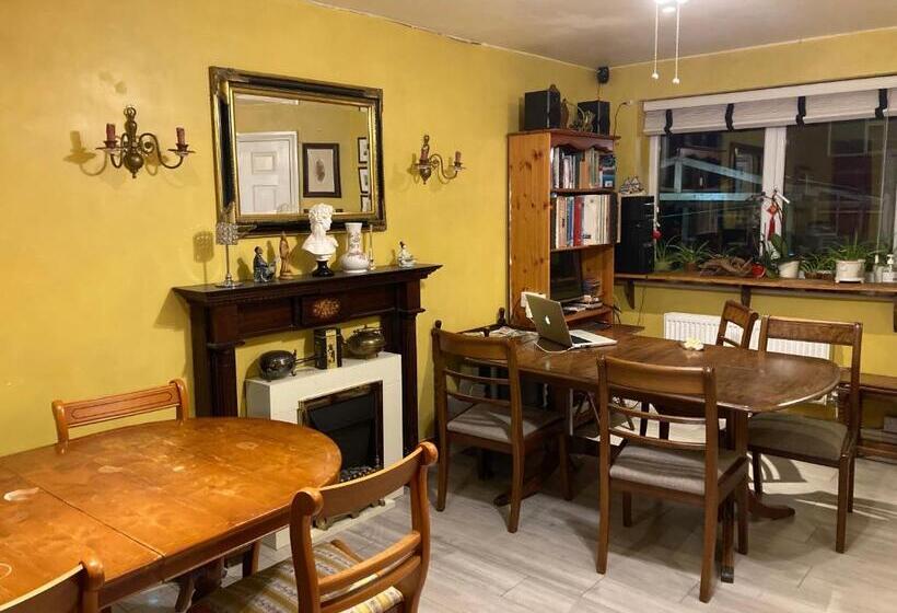 غرفة قياسية فردية, Hong Kong Inn