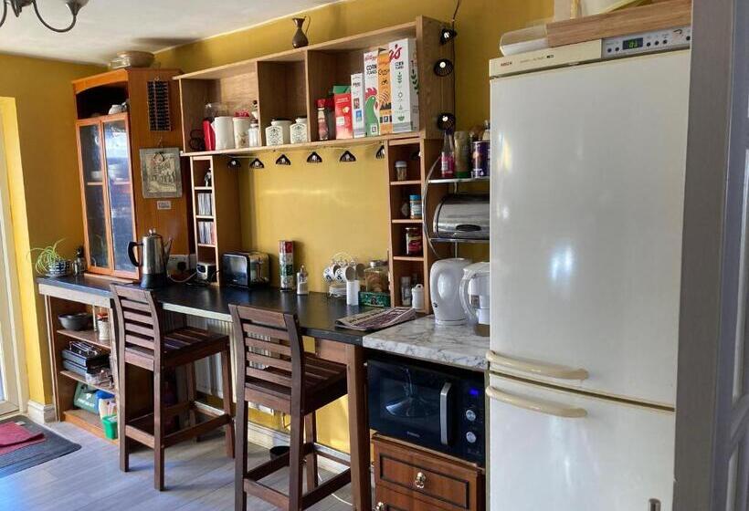 غرفة قياسية مطلّة علي الحديقة, Hong Kong Inn