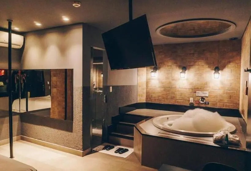 ハイドロマッサージバス付きスイート, Champagne Motel By Drops
