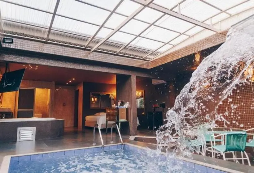 Suite with Pool, Champagne Motel By Drops