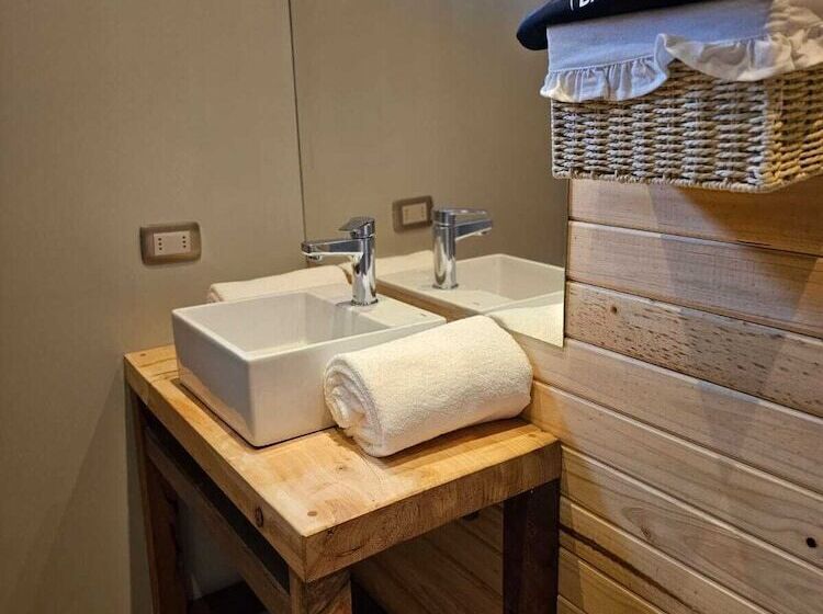 스탠다드 트리플 룸, Bacaris