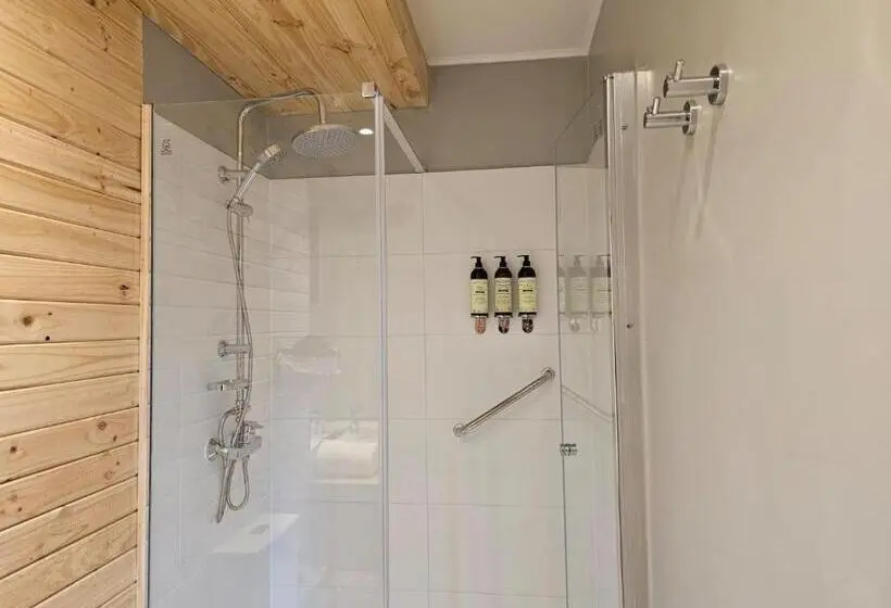 Deluxe-huone, Bacaris