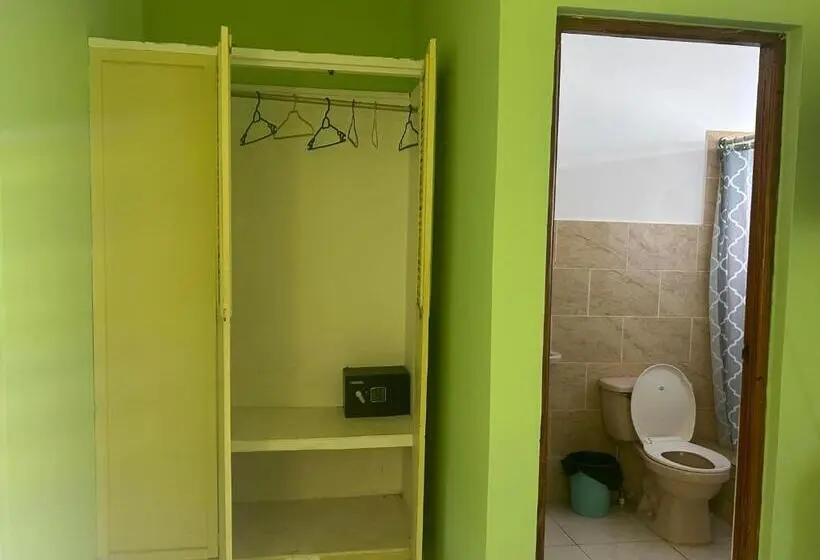 デラックスルーム, Coco Hotel And Hostel