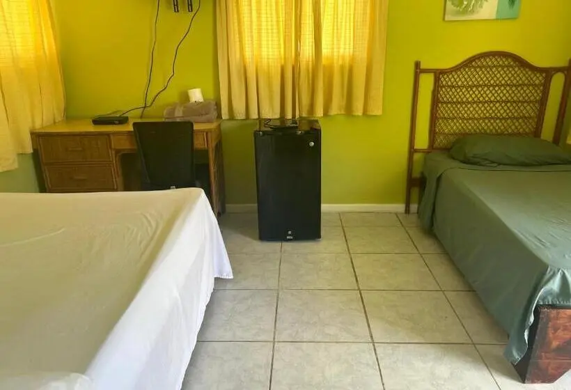 プールの見えるデラックスルーム, Coco Hotel And Hostel