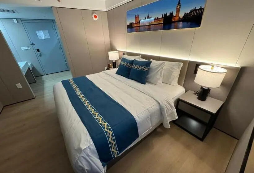 Single Deluxe Room