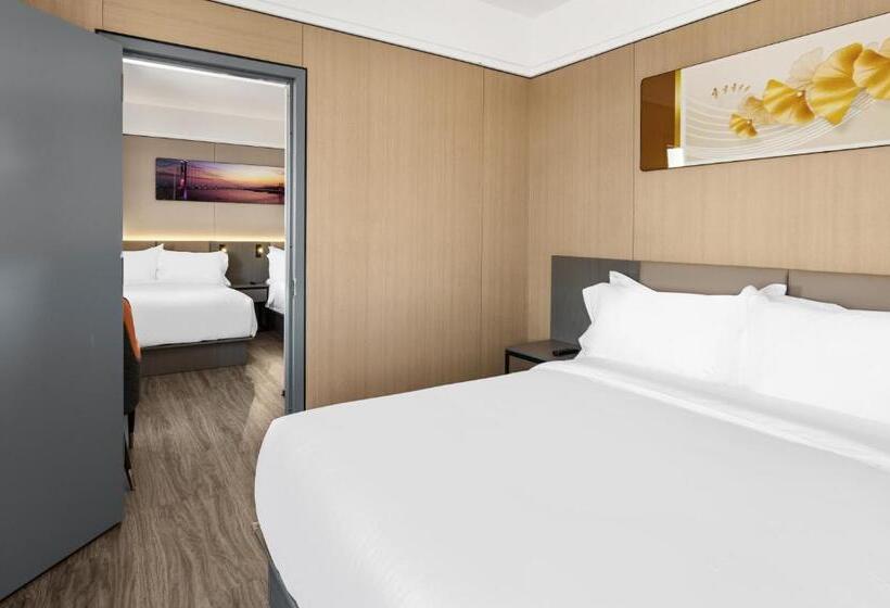 家庭间, Ly New York