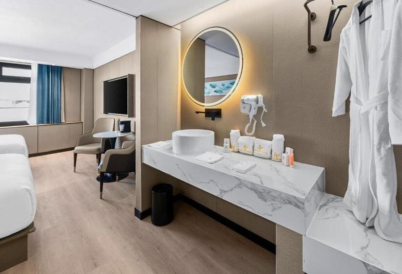 豪华单人间, Ly New York