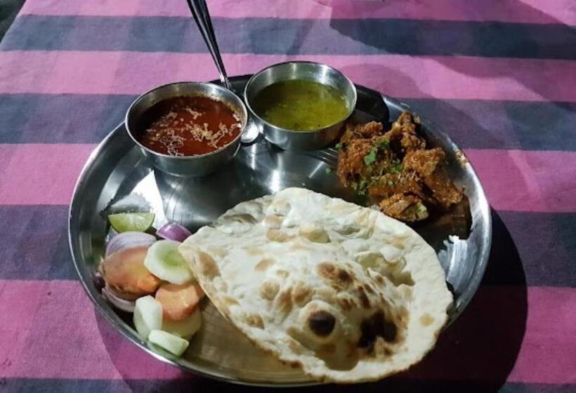 غرفة قياسية, Prabhusrukusti Krushi Paryatn Kendra , Satara