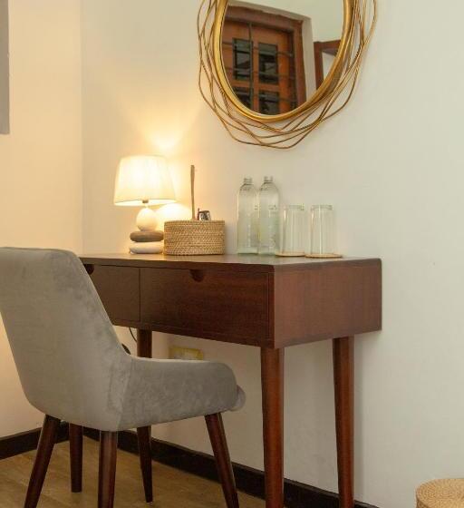 غرفة قياسية مزوَّدة بشُرفة, Tiki Taka