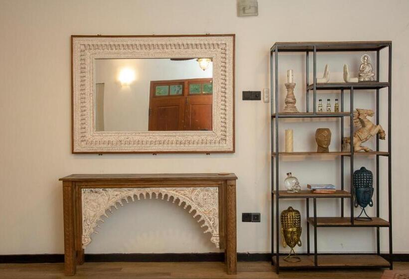 فيلا غرفتين نوم, Tiki Taka