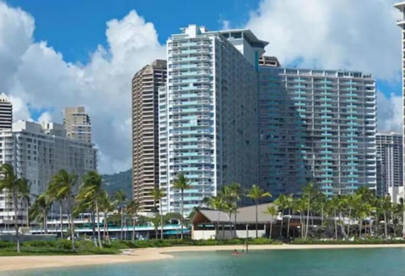 带1个卧室的带阳台的公寓, Ilikai S Best Beach Front Executive Suite