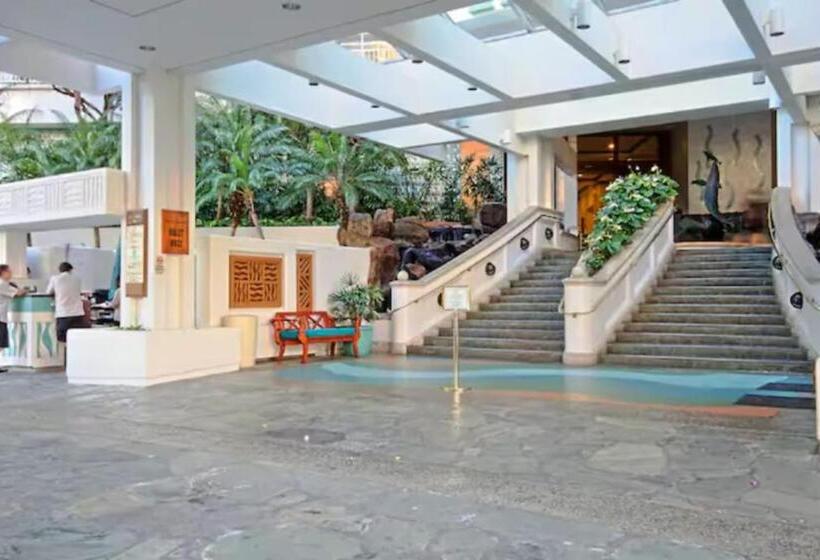 带1个卧室的带阳台的公寓, Ilikai S Best Beach Front Executive Suite